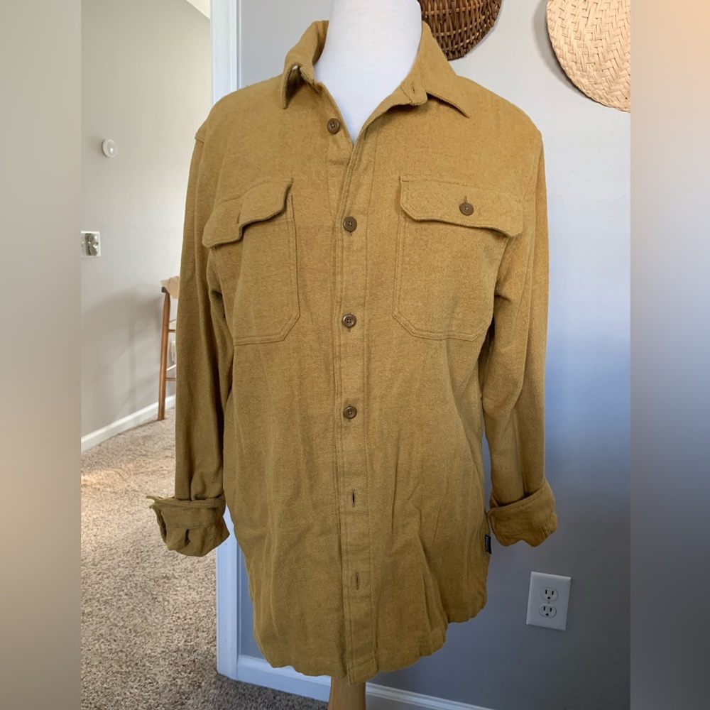 Patagonia (Men’s) flannel